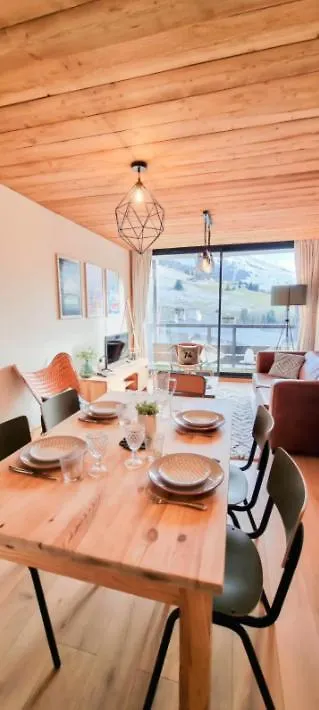 לה קלוסאז The White Bear - Appartement Spacieux Et Confortable לה קלוסאז