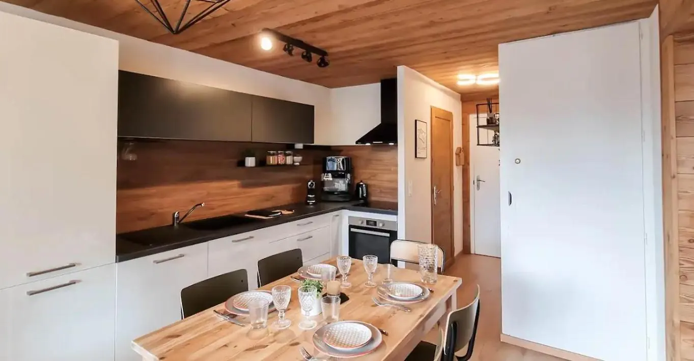 דירה לה קלוסאז The White Bear - Appartement Spacieux Et Confortable