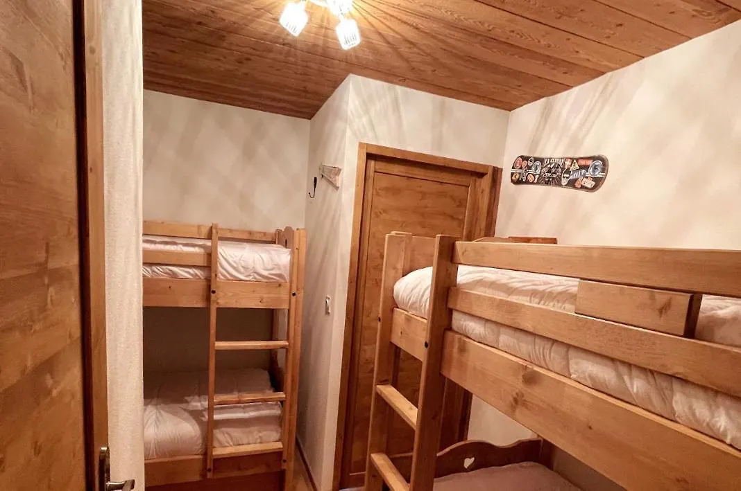 לה קלוסאז The White Bear - Appartement Spacieux Et Confortable דירה לה קלוסאז